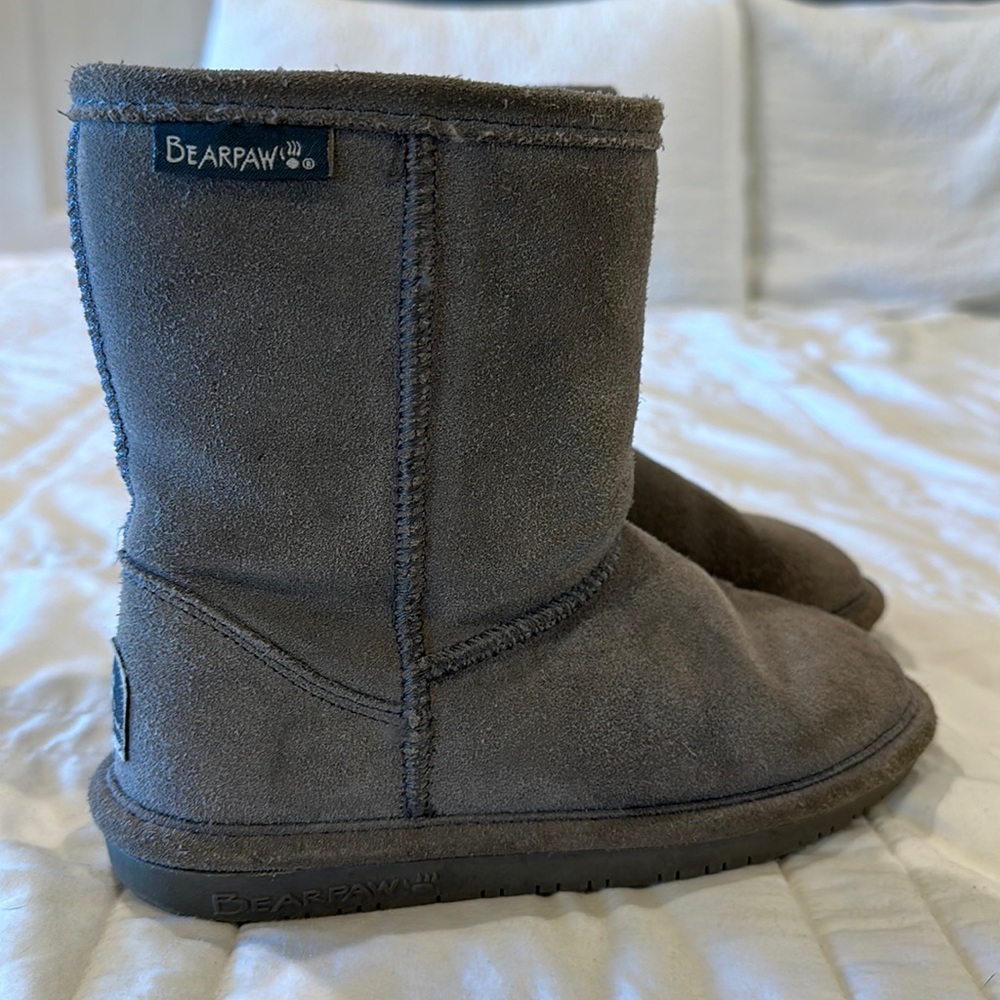 Kids Bearpaw Suede boots - Size 13